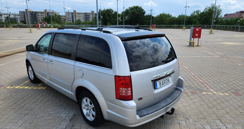 Chrysler Town &amp; Country cena 51900 przebieg: 194000, rok produkcji 2010 z Tarnowskie Góry małe 529